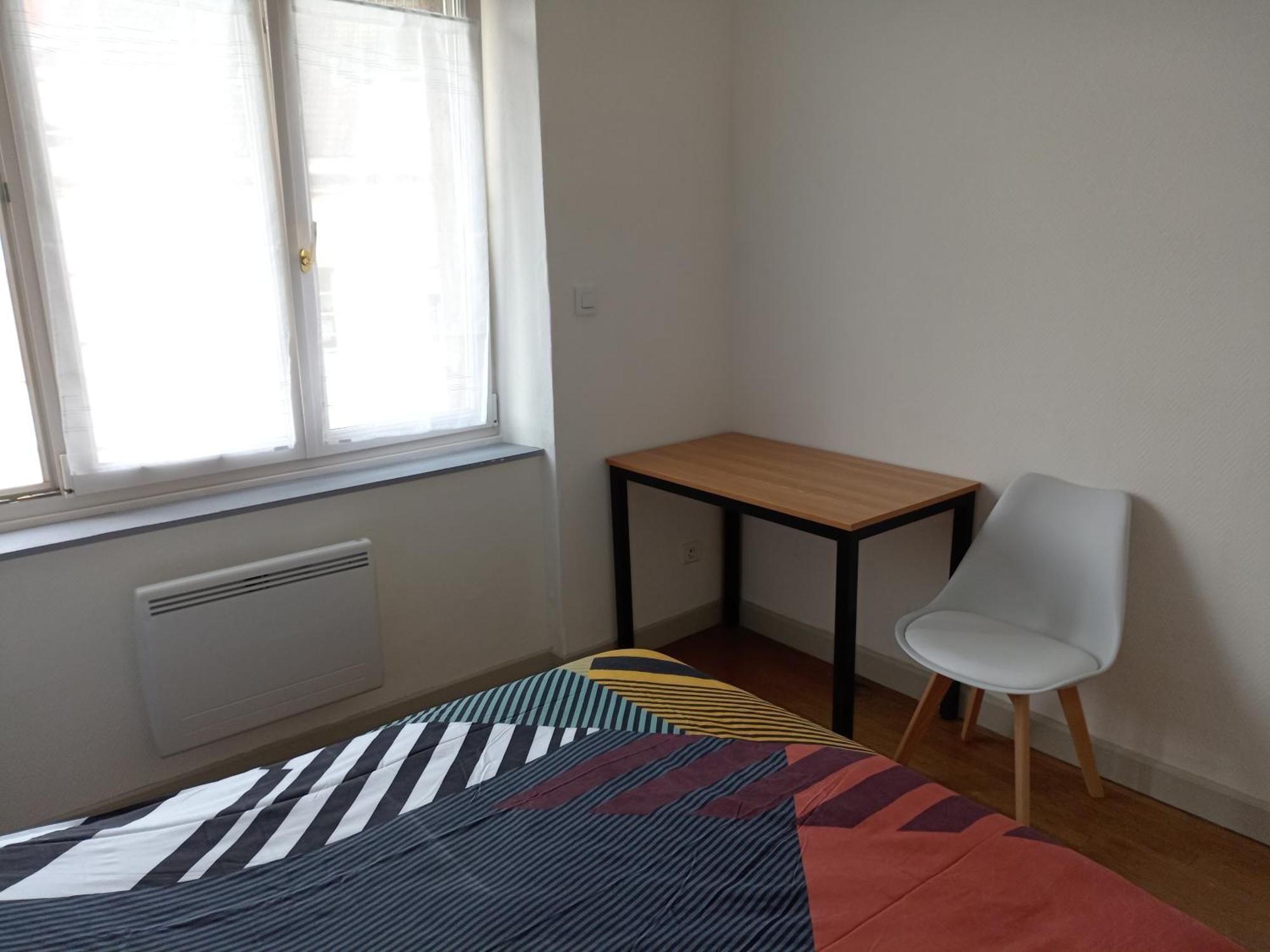 Appartement Paisible - Coeur De Ville Le Creusot Esterno foto